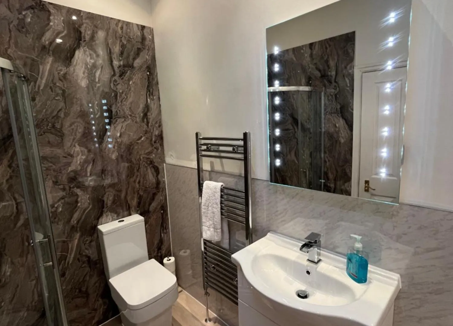 Views Over Harrogate - 2Bed Jade Suite & Parking Apartment